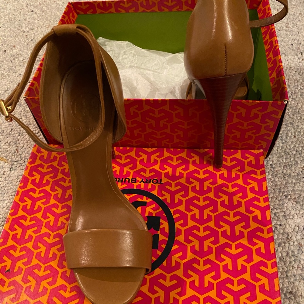 Tory Burch Ladies Shoes
